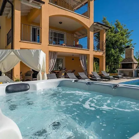 Modern With Swimming Pool In