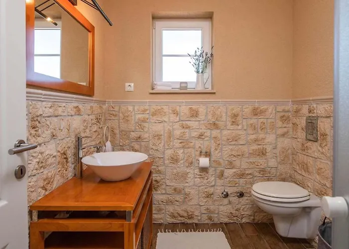 Modern With Swimming Pool In Rakalj